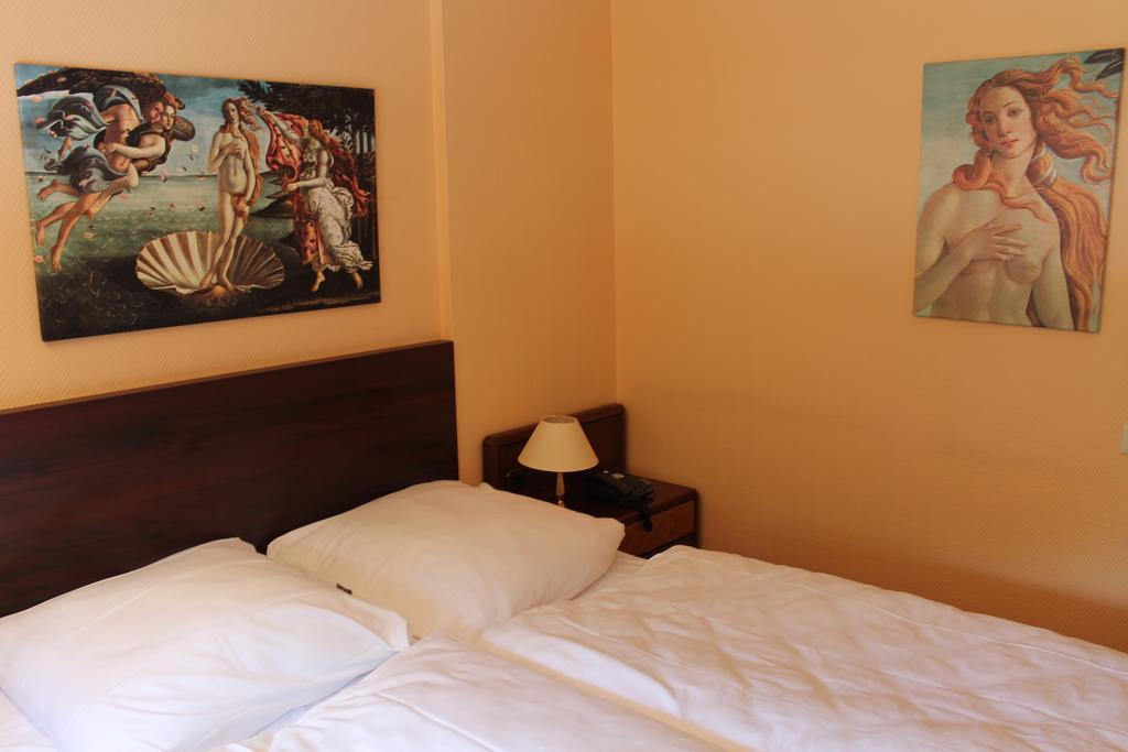 Wiking Hotel Henstedt-Ulzburg Esterno foto