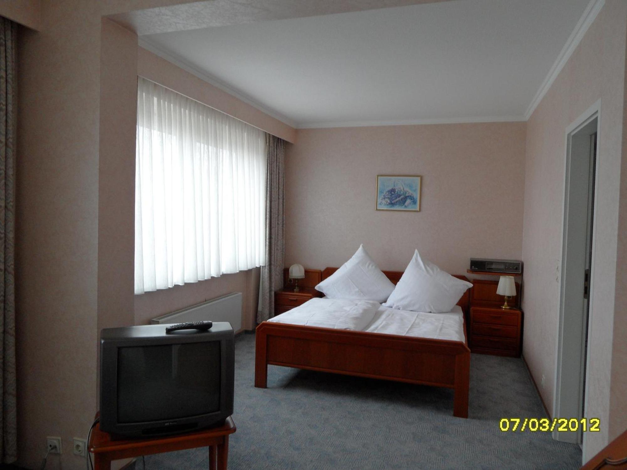 Wiking Hotel Henstedt-Ulzburg Esterno foto