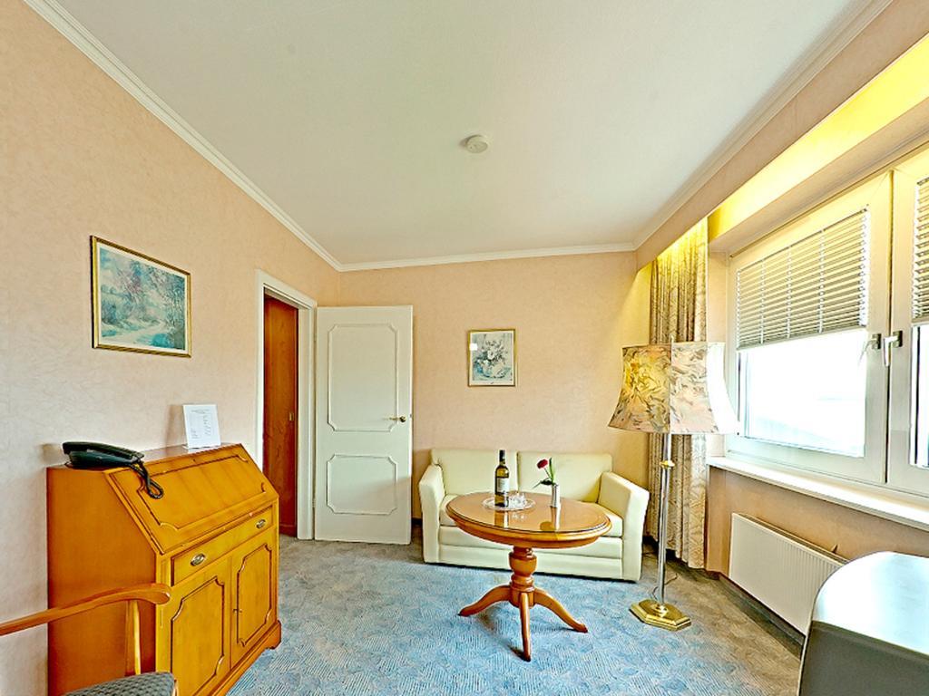 Wiking Hotel Henstedt-Ulzburg Esterno foto