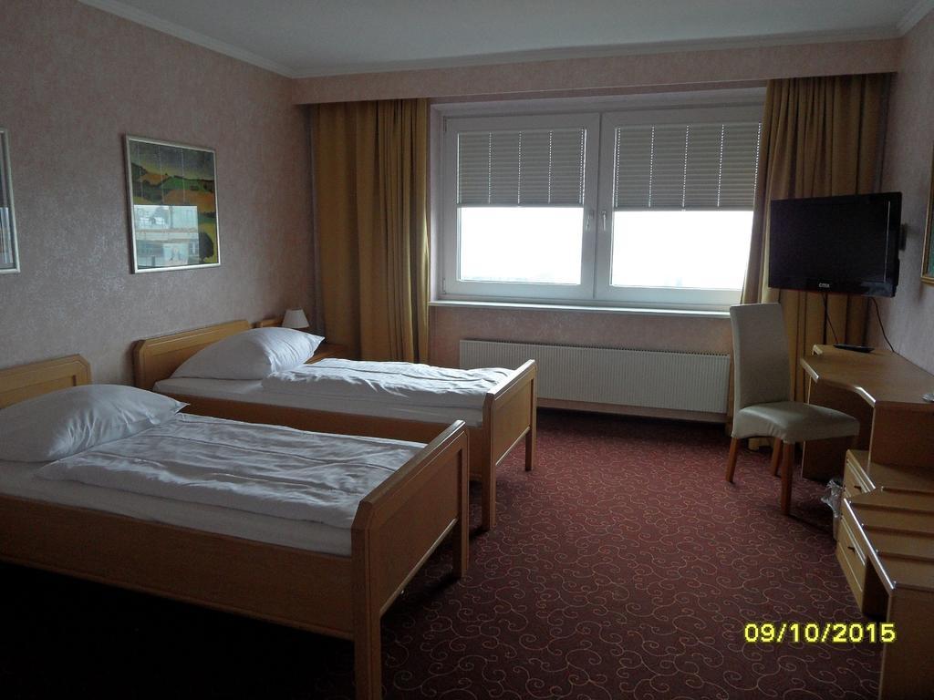 Wiking Hotel Henstedt-Ulzburg Esterno foto