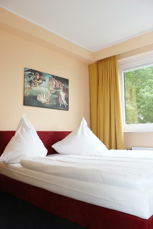 Wiking Hotel Henstedt-Ulzburg Esterno foto