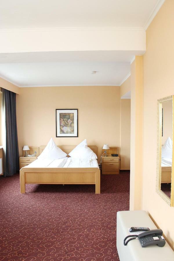 Wiking Hotel Henstedt-Ulzburg Esterno foto